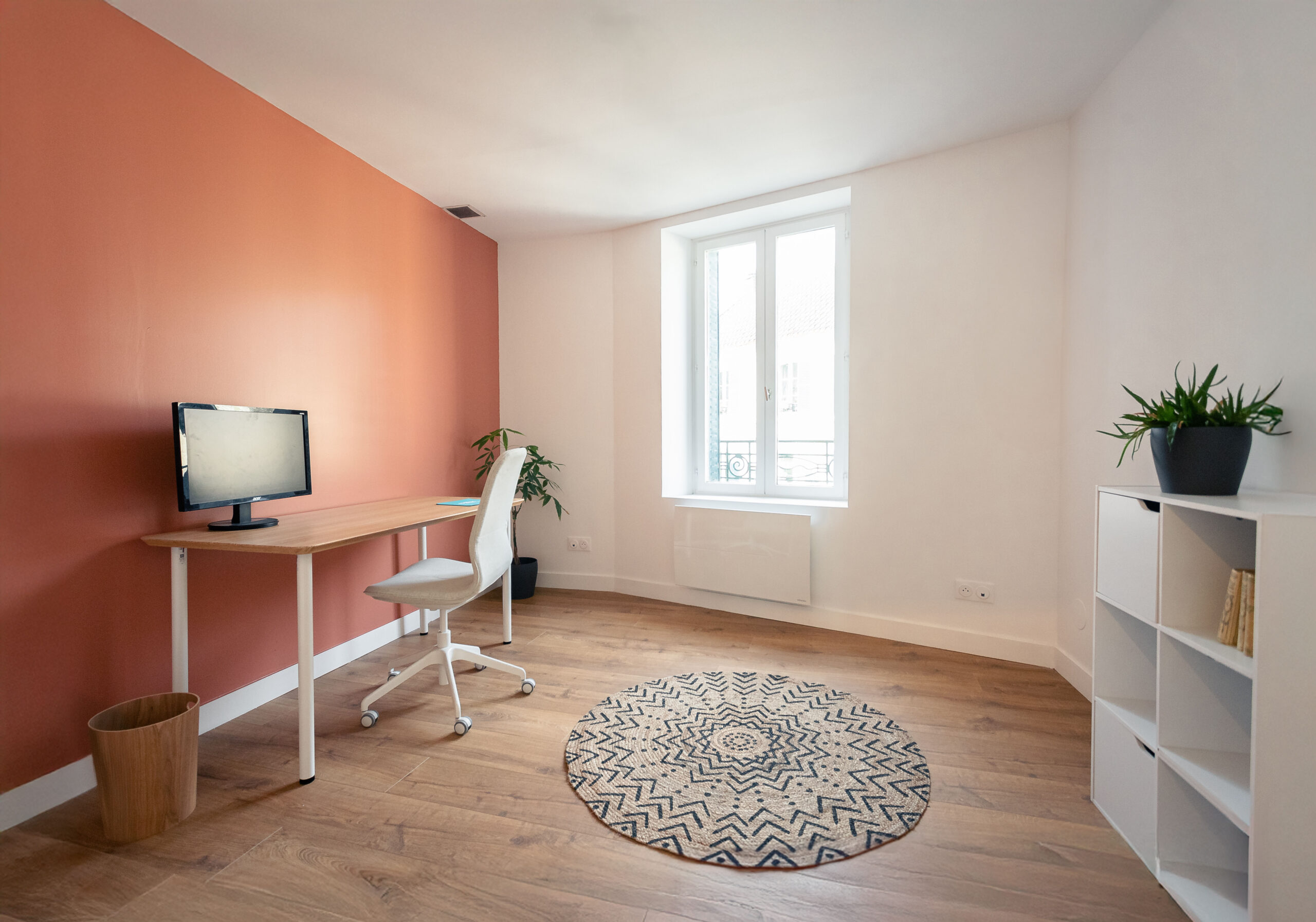 Bureau privatif du Redfox Coworking à Orry-la-Ville, espace calme pour télétravail Senlis Chantilly