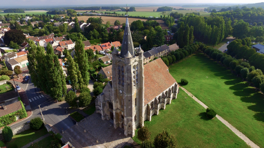 Église La-Chapelle-en-Serval, proche de Redfox Coworking orry la ville